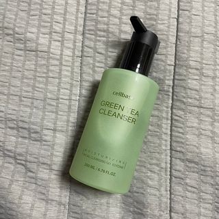프리마인 메이크업과 들뜨는 각질까지 한방에 깐달걀로! 순하기까지한 셀베이스 그린티클렌저(200ml) — 4.5점을 준 리뷰어가 2023년 3월 올린 사용 사진