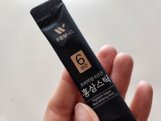 [푸름웰니스] 프리미엄 6년근 홍삼스틱 3mg x 100포 — 5점을 준 리뷰어가 2022년 4월 올린 사용 사진