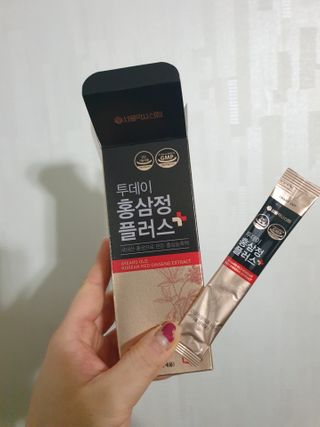 서울약사신협_투데이홍삼정플러스스틱_10g x 30포 — 5점을 준 리뷰어가 2021년 3월 올린 사용 사진