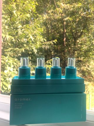 아로메르 리바이탈라이징 블루밍 앰플 10ml x 4ea — 4점을 준 리뷰어가 2021년 8월 올린 사용 사진