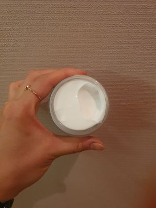 산수시 아쿠아 베네핏 24h 수부지 물광 속건조 수분크림 50ml — 5점을 준 리뷰어가 2021년 7월 올린 사용 사진
