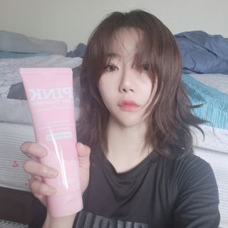 [유니프] 헤어 샤이니 핑크 컬러 트리트먼트240g — 5점을 준 리뷰어가 2023년 11월 올린 사용 사진