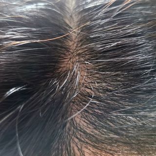 코스모먼트 부스티모 부스팅샴푸60ml + 비듬세정 진정샴푸50ml — 5점을 준 리뷰어가 2021년 11월 올린 사용 사진