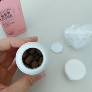 닥터피엔티 [Dr.PNT] 하루 2알로 건강한 다이어트! 한겨울에도 체지방만 쏙~ 슬림핏 다이어트 — 5점을 준 리뷰어가 2023년 3월 올린 사용 사진