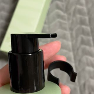 프리마인 메이크업과 들뜨는 각질까지 한방에 깐달걀로! 순하기까지한 셀베이스 그린티클렌저(200ml) — 5점을 준 리뷰어가 2023년 2월 올린 사용 사진