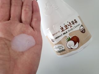 [과일나라] 피부가 마시는 코코넛우유 바디클렌저&바디로션 — 4점을 준 리뷰어가 2022년 3월 올린 사용 사진