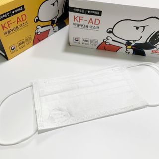 JHWORLD 스누피 마스크 정품 스누피 KF-AD 국내 비말차단 아동용 성인용 일회용 덴탈마스크 50매 — 5점을 준 리뷰어가 2021년 6월 올린 사용 사진
