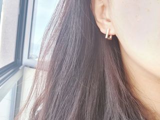 [골드앤디어] 14K 사각 네모 원터치 귀걸이_3color — 5점을 준 리뷰어가 2021년 5월 올린 사용 사진