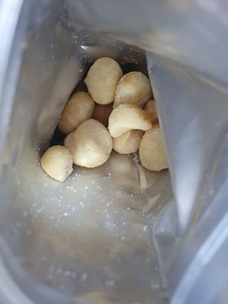도이퉁 마카다미아 넛 90g  로얄 마카넛 오리지널 쏠트 허니 — 5점을 준 리뷰어가 2021년 2월 올린 사용 사진