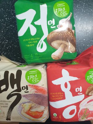 [풀무원] 자연은맛있다 정면, 백면, 홍면  세트 — 3점을 준 리뷰어가 2021년 4월 올린 사용 사진