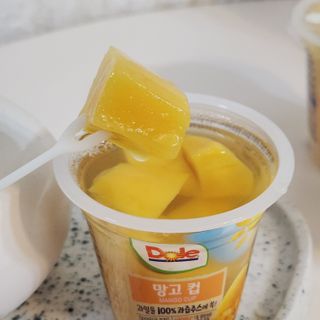 돌 MF[Dole] 파인애플컵/망고컵/복숭아컵 198g 6입X1박스 (맛 1가지 랜덤 발송) — 5점을 준 리뷰어가 2023년 6월 올린 사용 사진