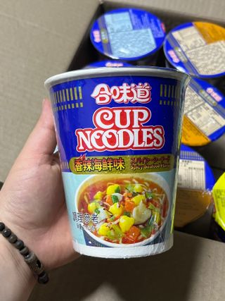 NISSIN 닛신 컵누들  4종 - 씨푸드오리지날, 씨푸드 스파이시, 씨푸드 커리, 씨푸드 XO소스 — 3점을 준 리뷰어가 2022년 5월 올린 사용 사진