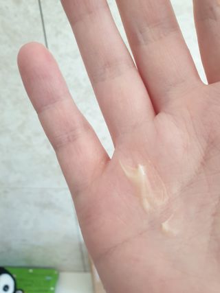 [후르디아] 끈적임 없는 착한성분 비건  핸드크림 3종 — 5점을 준 리뷰어가 2021년 10월 올린 사용 사진