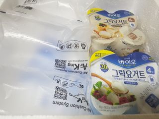 매일바이오 그릭요거트 오리지널 플레인 4개, 로스터리 커피믹스 4개 — 5점을 준 리뷰어가 2021년 12월 올린 사용 사진