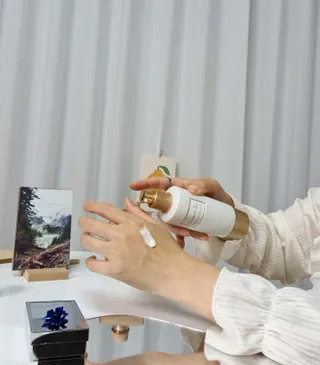 더사가오브수 [사가수] 에센스와 로션을 한 병에 담아 편안하고 산뜻하게, 효혜윤 보태니컬에너지 에센스인로션 — 5점을 준 리뷰어가 2023년 4월 올린 사용 사진
