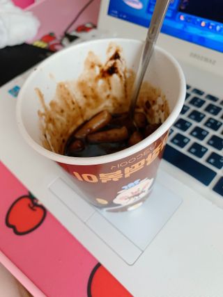 유비쿡 컵떡볶이 매운컵떡볶이2개/ 짜장컵떡볶이 2개  총 4개세트 — 5점을 준 리뷰어가 2021년 6월 올린 사용 사진