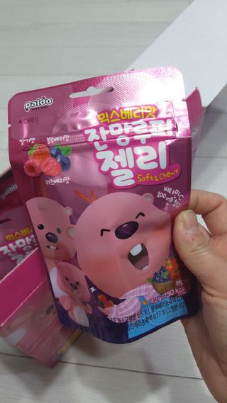[팔도] 잔망루피젤리 믹스베리맛 42g 8개 — 5점을 준 리뷰어가 2022년 2월 올린 사용 사진