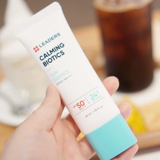 리더스코스메틱 리더스 카밍 바이오틱스 선 에센스 SPF 50+ PA++++ — 5점을 준 리뷰어가 2022년 7월 올린 사용 사진