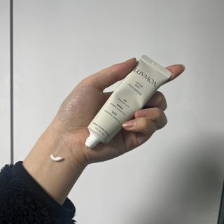 러브모아 향수 고체향수 승무원 고체향수 바르는 향수 니치향수 도손 우드세이지 앤 씨솔트 — 5점을 준 리뷰어가 2023년 1월 올린 사용 사진