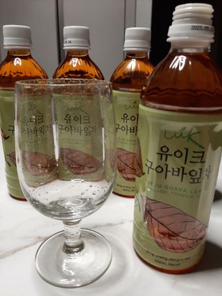 소담스퀘어 상암 제로카페인x제로칼로리 제주 유기농 유이크 구아바잎차 500ml x 6개입 (1박스) — 5점을 준 리뷰어가 2022년 11월 올린 사용 사진