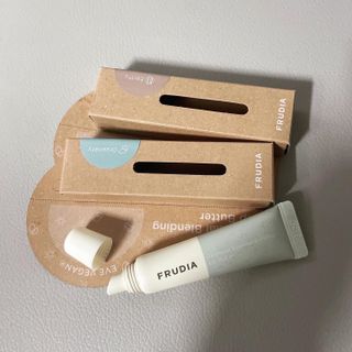 [후르디아] 올리브영 착한보습 비건 립버터 2종 — 3점을 준 리뷰어가 2022년 11월 올린 사용 사진