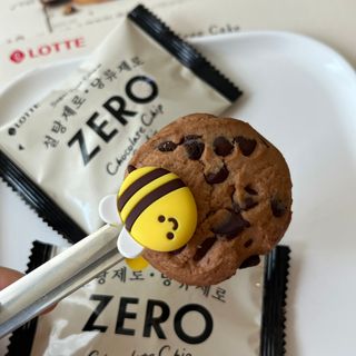 ZERO (초콜릿 칩 쿠키, 카카오 케이크, 후르츠 젤리, 아이스 콜라, 아이스 초코바) — 5점을 준 리뷰어가 2022년 6월 올린 사용 사진