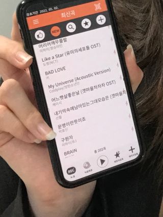 매직씽 노래방 어플리케이션 6개월 이용권 — 4점을 준 리뷰어가 2021년 11월 올린 사용 사진