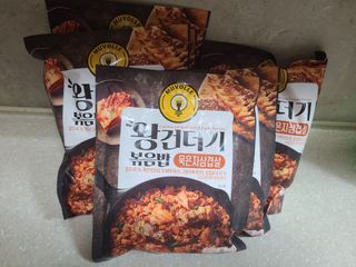 한성기업 무볼레 왕건더기 볶음밥 묵은지삼겹살 — 5점을 준 리뷰어가 2021년 11월 올린 사용 사진
