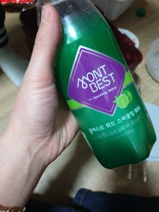 몽베스트 Montbest with Sparkling water Lime20병 — 5점을 준 리뷰어가 2021년 10월 올린 사용 사진