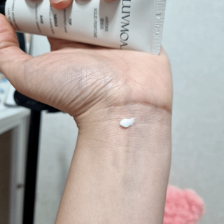 러브모아 향수 고체향수 승무원 고체향수 바르는 향수 니치향수 도손 우드세이지 앤 씨솔트 — 4.5점을 준 리뷰어가 2022년 10월 올린 사용 사진