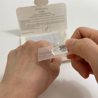 유니베르소 산소앰플 7일 집중케어 앰플 — 5점을 준 리뷰어가 2021년 8월 올린 사용 사진