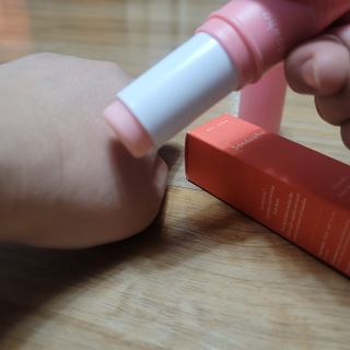 스킨큐어 산다화 카멜리아 안티 링클 멀티밤 — 4점을 준 리뷰어가 2022년 2월 올린 사용 사진