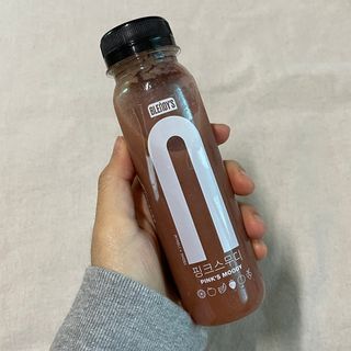 BLENDY'S 핑크 스무디+블론디 스무디 — 5점을 준 리뷰어가 2021년 10월 올린 사용 사진