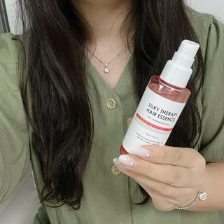 썸헤어 / SUMHAIR 썸헤어 실키 테라피 헤어 에센스 — 5점을 준 리뷰어가 2021년 7월 올린 사용 사진