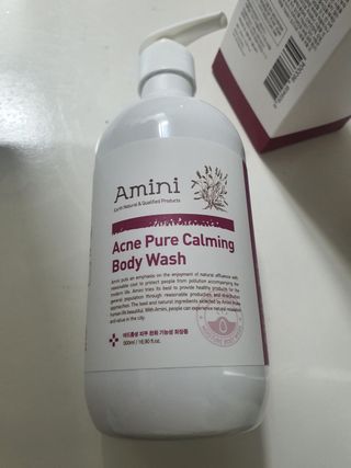 아미니 아크네 퓨어카밍 바디워시 500ml — 5점을 준 리뷰어가 2021년 6월 올린 사용 사진