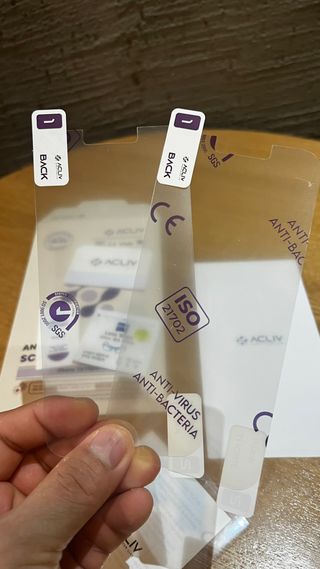 아클리브 Eco 항균 항바이러스 액정 보호필름(iPhone) — 5점을 준 리뷰어가 2022년 8월 올린 사용 사진