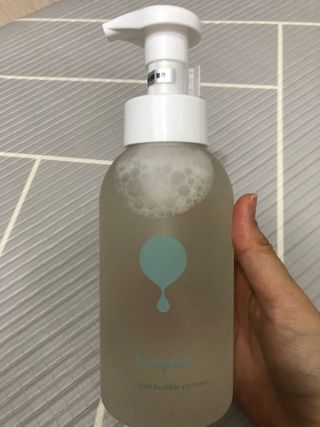 아미퓨어 [라이브] 피부장벽 강화를 위한 머랭 버블 클렌저 천연계면활성제로 온가족 사용가능 — 5점을 준 리뷰어가 2021년 7월 올린 사용 사진