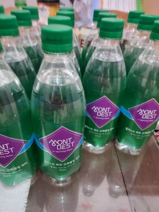 몽베스트 Montbest with Sparkling water Plain 20병 — 5점을 준 리뷰어가 2022년 8월 올린 사용 사진