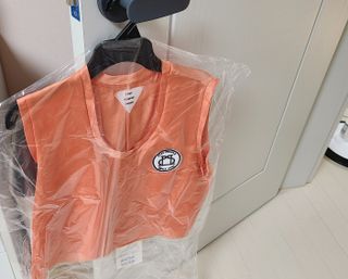[스테이피플] SILKY SLEEVELESS LOGO TOP — 5점을 준 리뷰어가 2022년 6월 올린 사용 사진