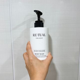 레츄얼 더 센트 바디워시 시크릿 파라다이스(500ml) — 5점을 준 리뷰어가 2022년 7월 올린 사용 사진
