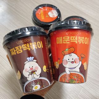 유비쿡 컵떡볶이 매운컵떡볶이2개/ 짜장컵떡볶이 2개  총 4개세트 — 4.5점을 준 리뷰어가 2021년 2월 올린 사용 사진
