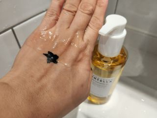 스킨1004 [SKIN1004] 마다가스카르 센텔라 라이트 클렌징 오일 200ml — 5점을 준 리뷰어가 2024년 7월 올린 사용 사진