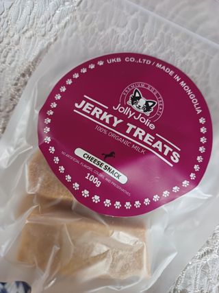 [졸리졸리] 애견 치즈스틱 (HORSE MILK CHEESE) — 4점을 준 리뷰어가 2023년 1월 올린 사용 사진