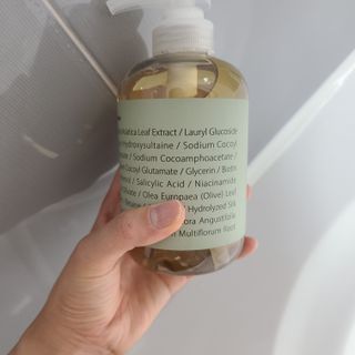 빅그린 안티 헤어로스 탈모 시카 바이옴 샴푸 500ml (중건성두피용) — 4.5점을 준 리뷰어가 2022년 7월 올린 사용 사진