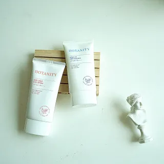 보타니티 촉촉수분자차 아쿠아핏 선 에센스 50ml + 보송톤업자차 징크 선 로션 50ml SPF50+ PA++++ (4/25) — 5점을 준 리뷰어가 2022년 5월 올린 사용 사진