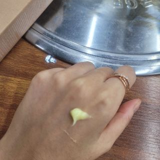 [후르디아] 끈적임 없는 착한성분 비건  핸드크림 3종 — 5점을 준 리뷰어가 2021년 10월 올린 사용 사진