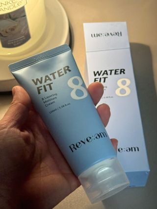 나우 [리브엠]피부 속부터 겹겹이, 촘촘하게! 워터핏8중 수분착붙 크림 — 5점을 준 리뷰어가 2025년 5월 올린 사용 사진
