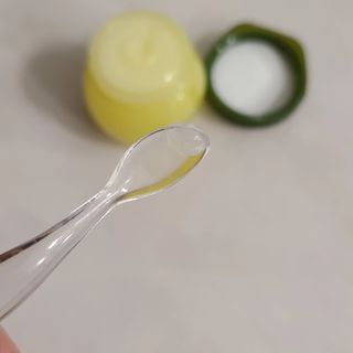 [후르디아] 유아부터 어른까지, 안심 아보카도 립밤 듀오 세트 — 5점을 준 리뷰어가 2024년 2월 올린 사용 사진