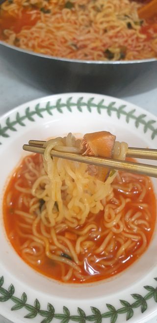 [풀무원] 자연은맛있다 정면, 백면, 홍면  세트 — 5점을 준 리뷰어가 2021년 4월 올린 사용 사진