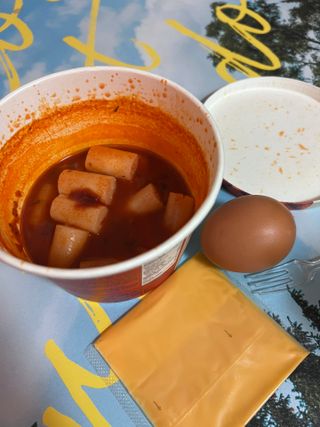 나우  [요리궁리] B타입 ( 매콤, 치즈, 매콤까르보 ) 꽃떡볶이 6개입 세트 — 5점을 준 리뷰어가 2025년 3월 올린 사용 사진